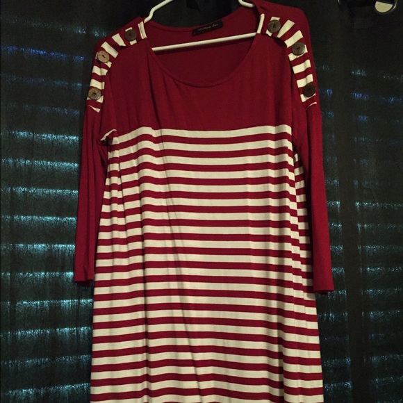 Cute dress! Never worn