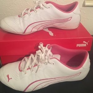White & Pink Puma tennis shoes Sz 8.5