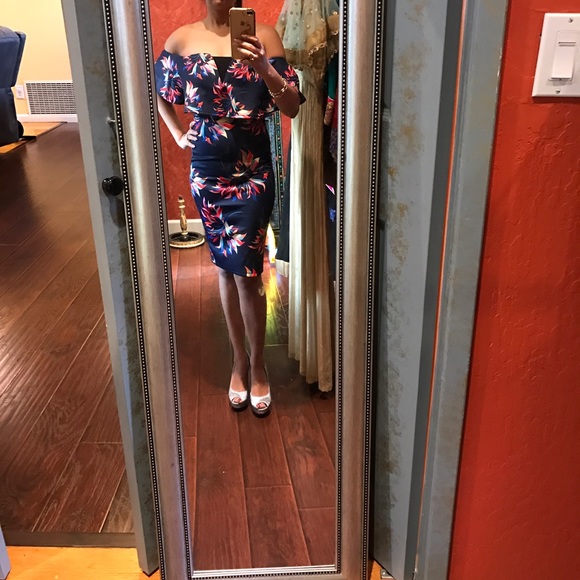 Floral off shoulder dress - Picture 2 of 6