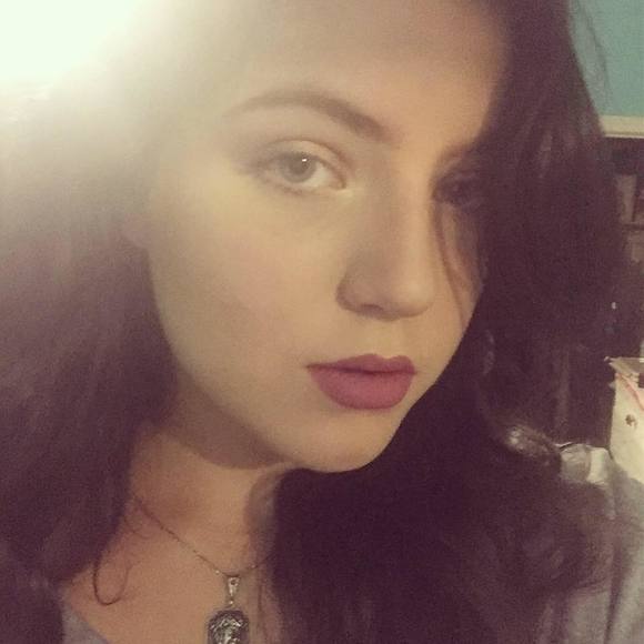 Meet your Posher, Melissa