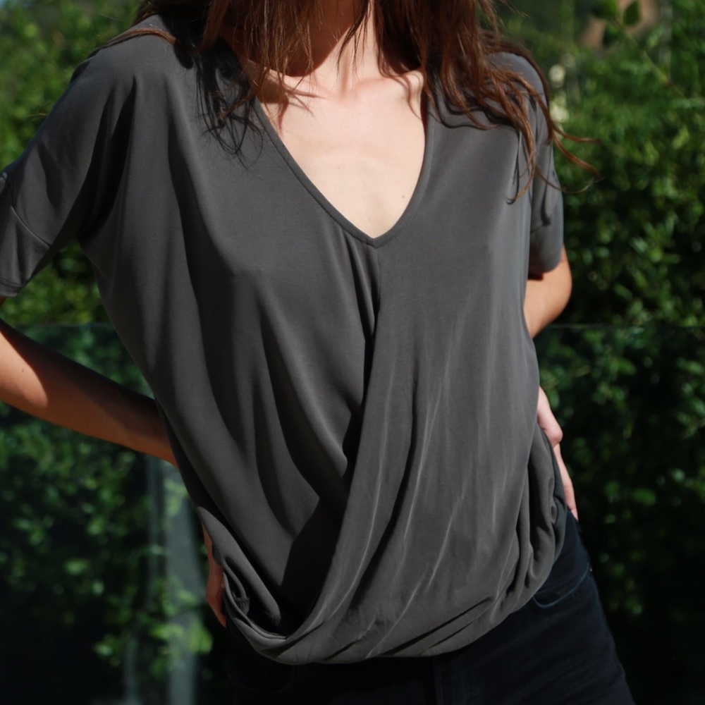 LAST ONE ☝️ Short sleeve wrap - olive V Neckline