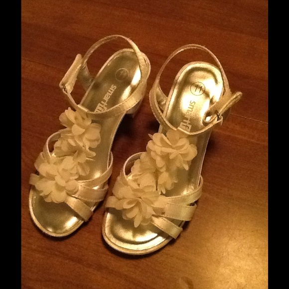 Smartfit White Sandals with Velcro Straps