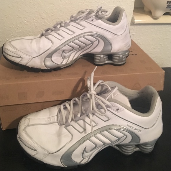 White Nike Shox Sz 8