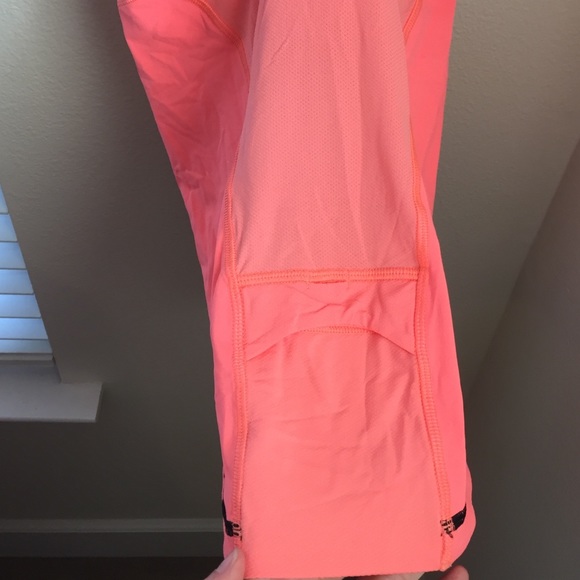 Lululemon Color block tank - Picture 3 of 4