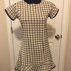 Short sleeve dress