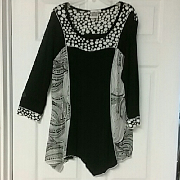 Black and white top