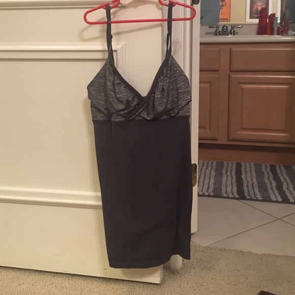 Lulu lemon top size 8
