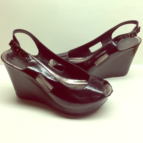 PRICE DROP✨Kenneth Cole Reaction Wedges 🎀