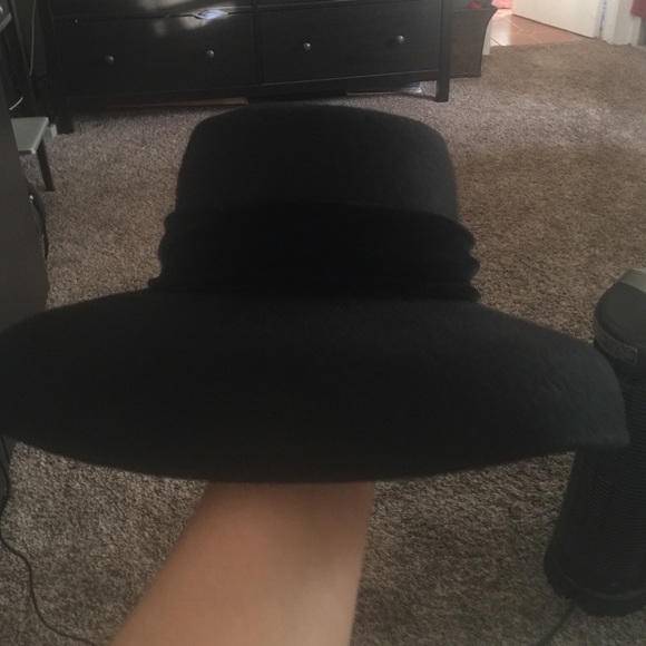 Italian Structured Hat - Picture 2 of 3