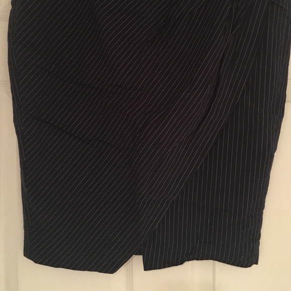 Navy pinstripe pencil skirt - Picture 3 of 4