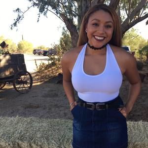 Meet your Posher, Lauren