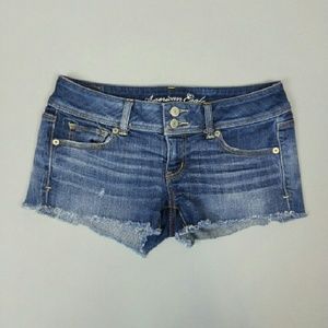 American Eagle Size 4 Double Button Jean Shorts
