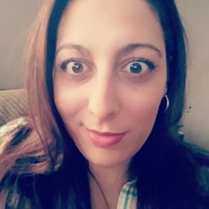 Meet your Posher, Dena