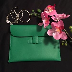 MOVING SALE MUST GO Emerald Green Envelope Clutch