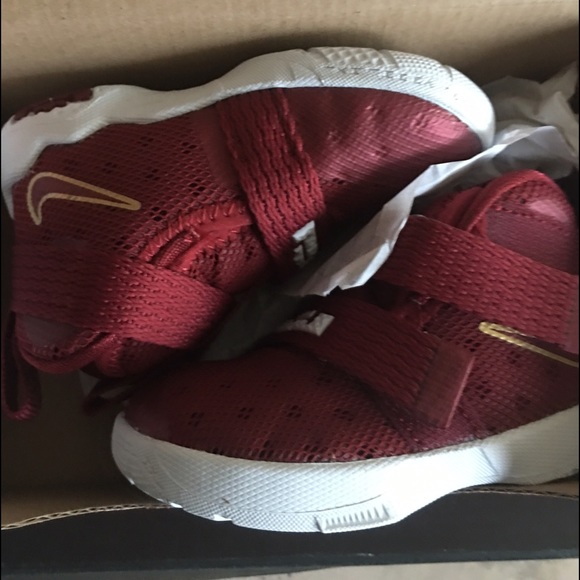 Lebron Soldier 10 size (limited edition)