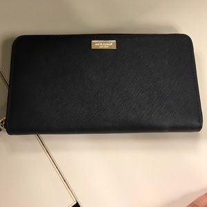 Kate Spade zippy wallet