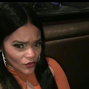 Meet your Posher, Sharon