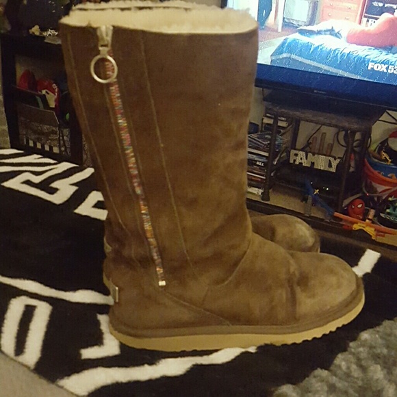 UGG boots good condition youth size 5, women's 7
