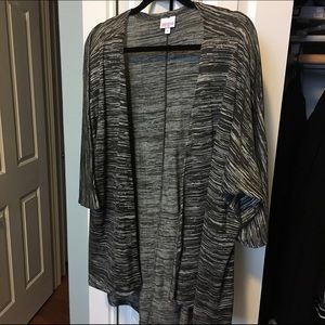 Dark/Light Gray LuLaRoe Lindsay Size M EUC