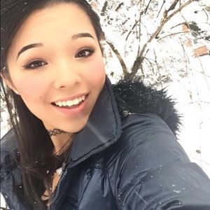 Meet your Posher, Kayla