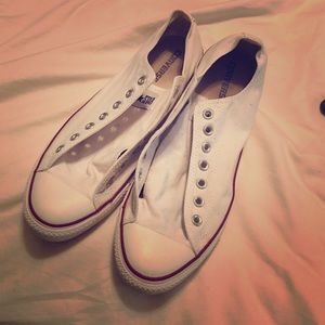 Low-top Converse "Chuck Taylor" size 10