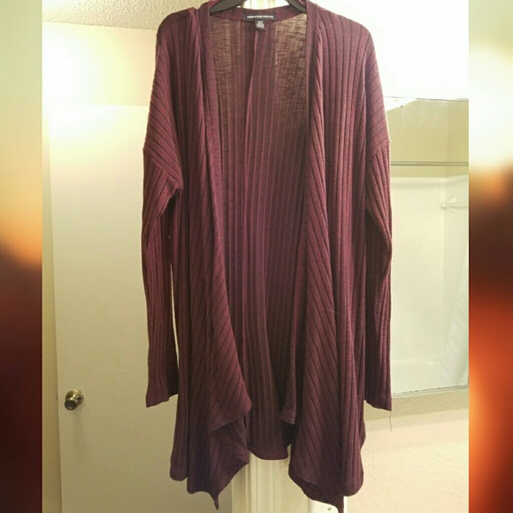 American Eagle Flowy Cardigan