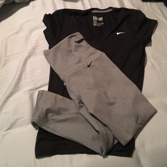 Dri-Fit black v-neck tee striped Capri