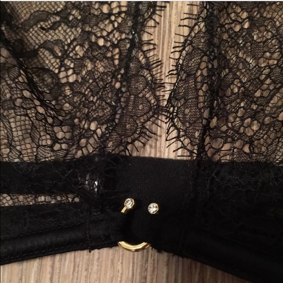 Victoria's Secret Bra - Picture 2 of 3