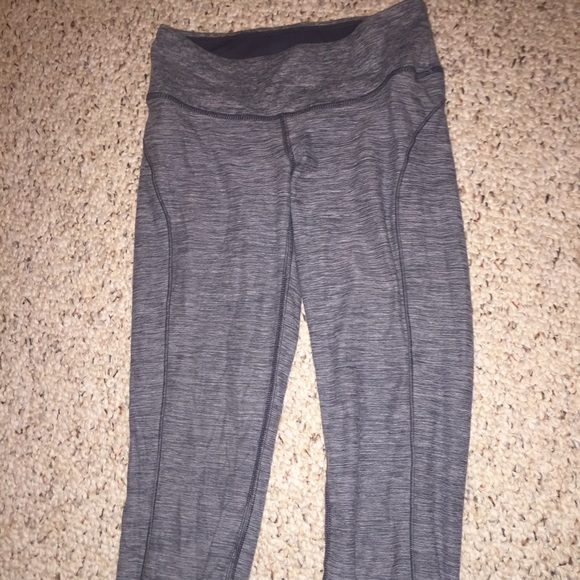 Heather grey crops xs/s