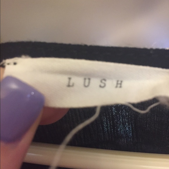 Lush Top - Picture 3 of 4