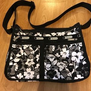 Beautiful LeSportsac Purse