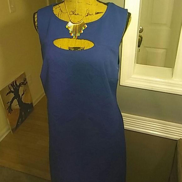 🌟Sale🌟 Ashley Steward 14/16- cutout in front