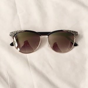 Nanette Lepor -Round Sunglasses 😎