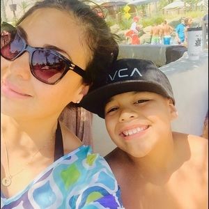 Meet your Posher, Carmelina