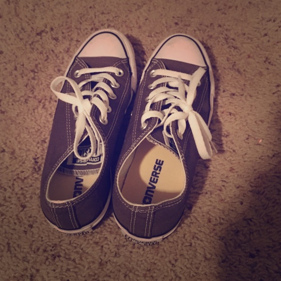 Grey converse