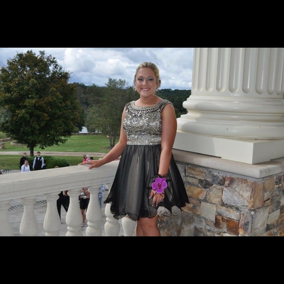 Size large homecoming dress