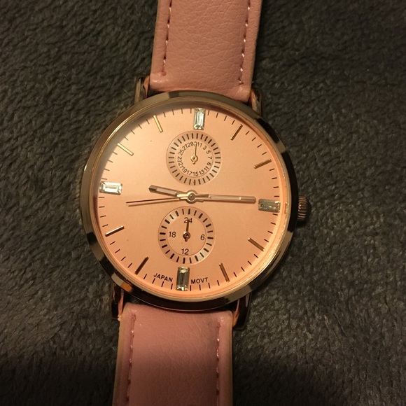 ♦️♦️Rose gold watch