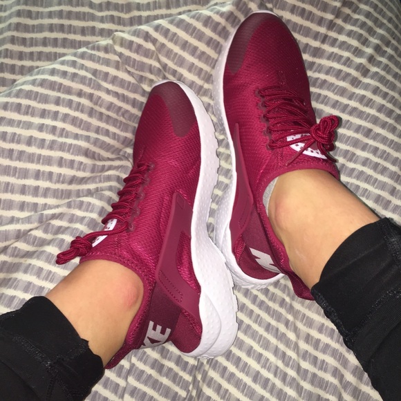 NWT NIKE Air Huarache Run Ultra