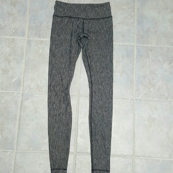 SoldFLASH SALE Lululemon RARE Wunder Under 4 - Picture 2 of 4