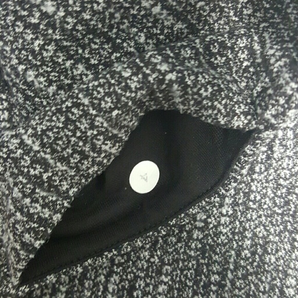 SoldFLASH SALE Lululemon RARE Wunder Under 4 - Picture 4 of 4