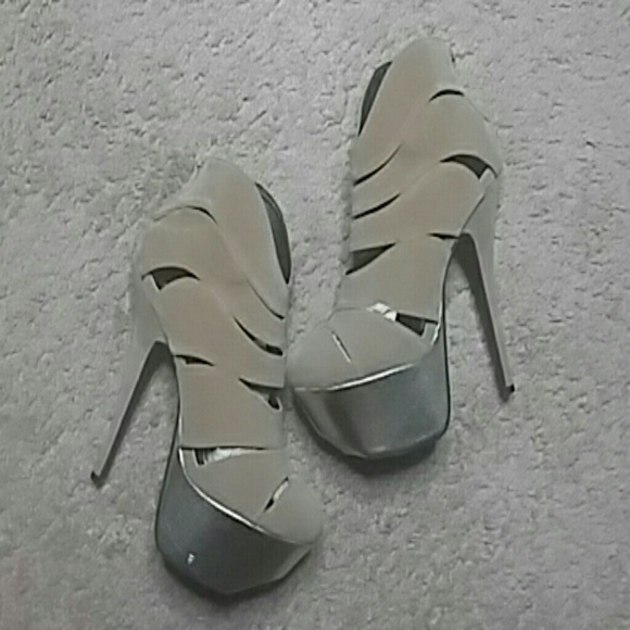 DOLLHOUSE 6 Inch Double Stacked Platforms