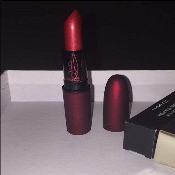Viva glam Rihanna💋💄
