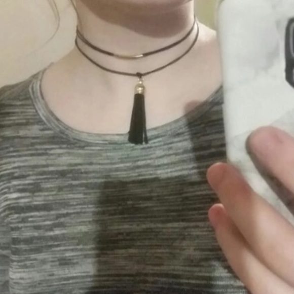 💟Doubler Layer Tassel Choker💟 - Picture 2 of 2