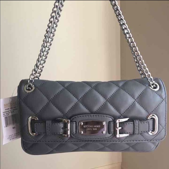 MICHAEL KORS HAMILTON SHOULDER FLAP
