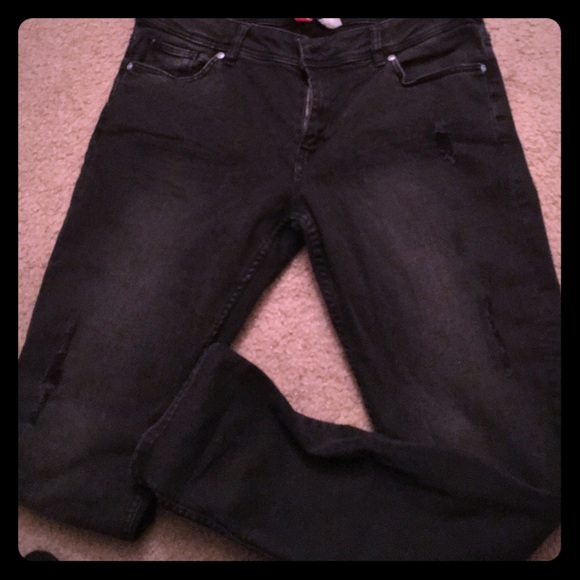 Distressed boyfriend jeans