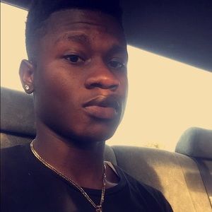 Meet your Posher, Emmanuel