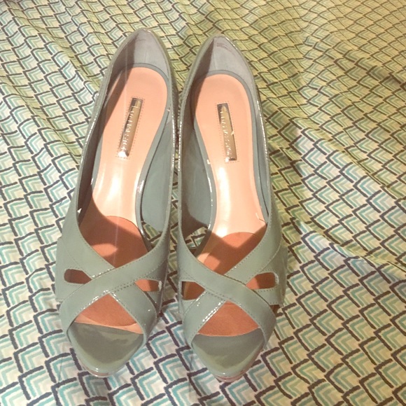 H by Halston peep toe pumps size 9