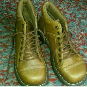 Dr. Martens Size 10L