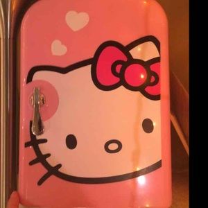 Hello kitty mini fridge🌻