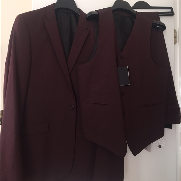 burgundy skinny suit